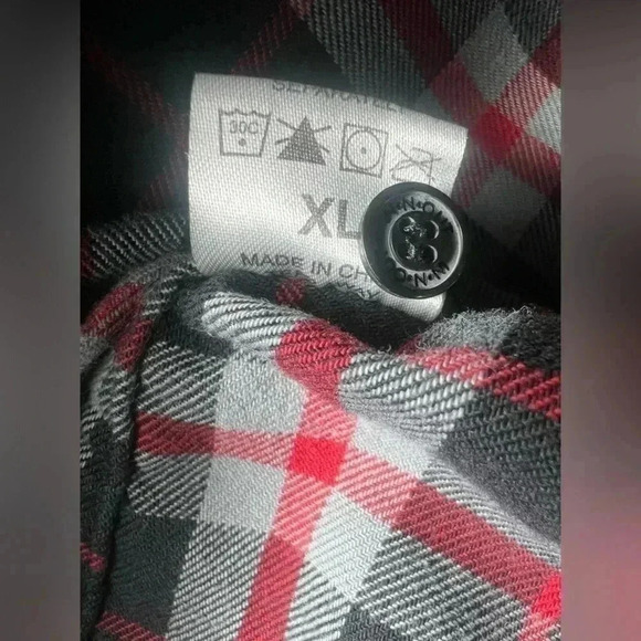 In-N-Out Burger Flannel Button Down Shirt Men’s Size XL Red Black Gray Plaid - Picture 5 of 8